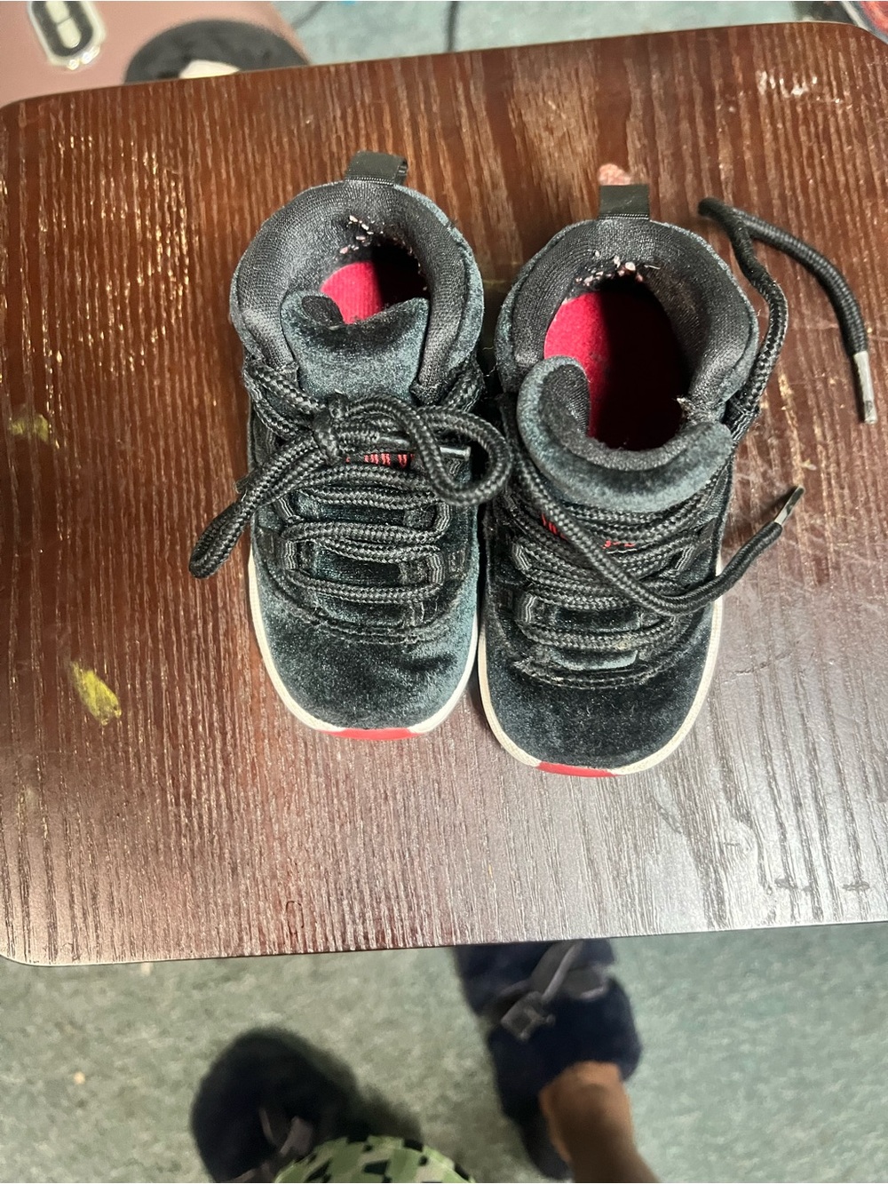 Toddler sneakers, Air Jordan 11 Retro 'Bred Velvet'